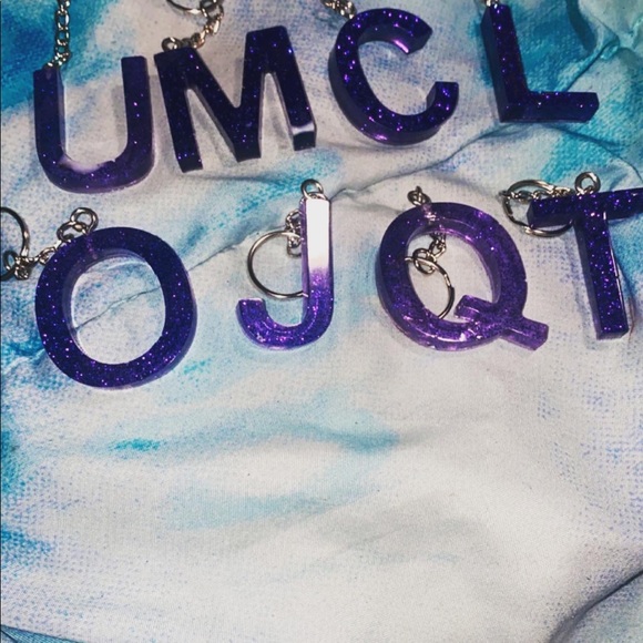Customized keychain letters i can also do different colors if you are interested - Picture 4 of 12